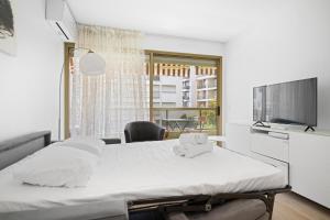 "Port Garavan" Calme, Piscine, Rénové, Parking