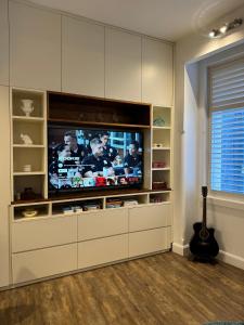 Heart of Sydney CBD Chic One Bedroom Apartment with Pool on Bridge Street