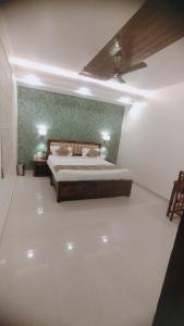 Hotel Highway Memories