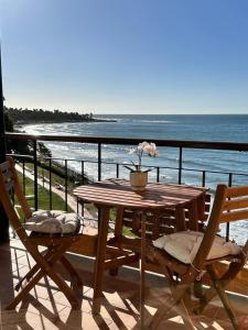 Modern beachfront apartment 2 Bdrm , incredible views