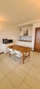 Villa Gli Ulivi - Ushuaia Apartment Lake & Garden View - Free Parking
