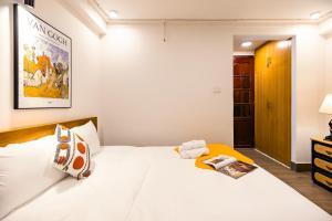 Entire 5BedRoom House Central Saigon Quiet Alley in District 3