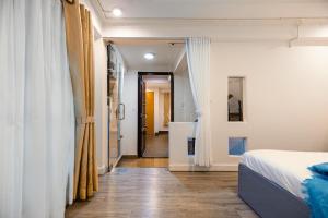 Entire 5BedRoom House Central Saigon Quiet Alley in District 3
