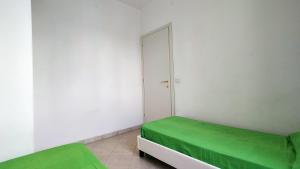 P313 nr 103 trilocale sul mare con ombrellone in prima fila