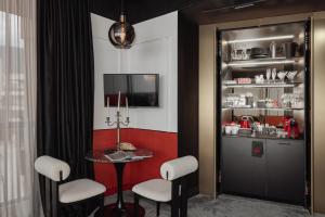 LAmour Suite - romantic getaway