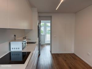 Quiet Apartment with Garden + Parking