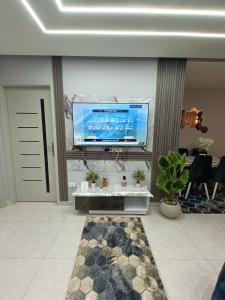 شقه فندقيه مفروشه في كمباوند وان قطاميه المعادي اول استخدام