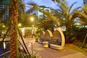 Den and Then - Sky Lounge Haven