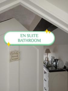 Deluxe Single Room room in Puddle Duck Lodge – Adults Only