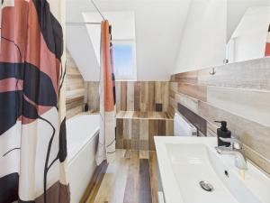 Appartements Cocon Jaune - Duplex 2e etage prox centre Mulhouse : photos des chambres