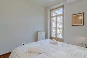GuestHost - Bright Flat just 500 mt to Porta Nuova