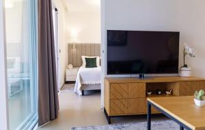 Intempo Apartment 10A by VivaMar