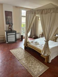 B&B / Chambres d'hotes L Oranger : Chambre Double Supérieure