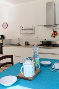 Loggia degli Innocenti Laura - Flat in the Center and near the Lake with two Bedrooms