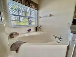 Villa with swimming pool & spa in quiet area