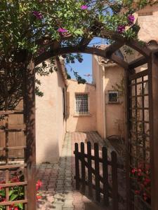 Maisons de vacances Villa St MAXIME 150 m de la plage : Maison 3 Chambres