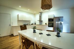 Sejours chez l'habitant Chambre 25m2, SDB PV, 3 pers, Centre, 160m2, WIFI : photos des chambres