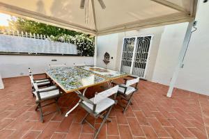 Villa Yvonne by MMega