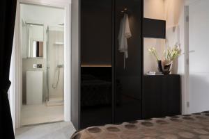 Standard Double or Twin Room with Side Sea View room in Hotel Commodore