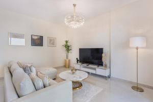 Classy 2BR Apt in Shams1 Panoramic view in JBR