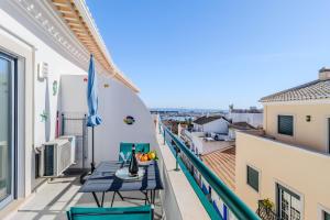 Pura Vida, Central Lagos Retreat