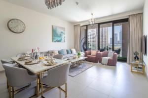 Frank Porter - Forte Tower 1