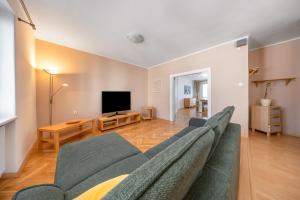 Quiet and Cozy Apartment in Old Town - Free Parking