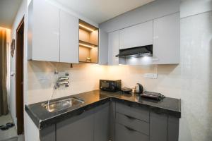 The Starlit Stays-Modern Studio