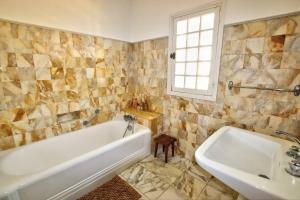 Maisons de vacances Villa La Rara Beaulieu Centre : photos des chambres