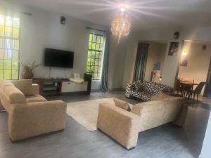 Lively Cottages Momella,Main House