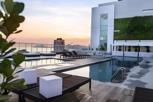 SHB - Requinte, Vista ao Mar, Sauna e Piscina!