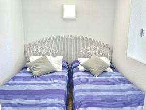 Apartment at Los Caballos, sea view with pool and parking