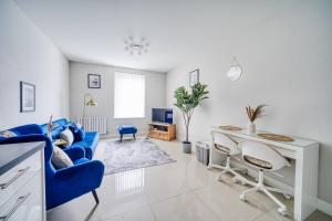 Long Stay Well Located 1-Bedroom Near Hospital Self CheckIn with Parking