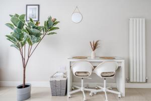 Long Stay Well Located 1-Bedroom Near Hospital Self CheckIn with Parking