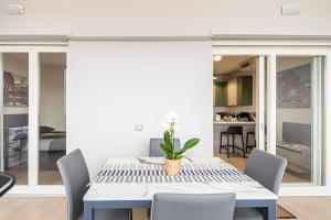 Brand new apartment with private parking space