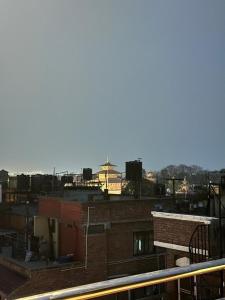 Yogis Heritage in Patan-Beautiful Balcony Room