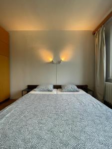 Authentic Self check-in Apartment in vibrant Ruzinov area, Komárnická 42, Bratislava