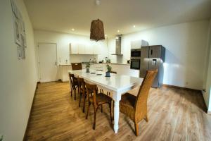 Sejours chez l'habitant Chambres 20m2, SDB PV, Centre, WIFI, Appart 160m2 : photos des chambres