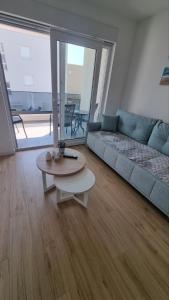 1 bedroom apartment in Makarska with free parking and secured parking on beach