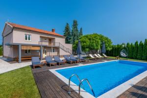 Villa Lavanda near Pazin, a modern pool villa in the heart of Istria