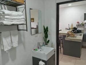 cr.arenalapartmets #2 hermoso lugar con parqueo