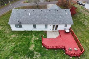 Cozy Retreat 3bdrm 2bath house with deck - 3hvězdičkové hotely ve městě Columbia