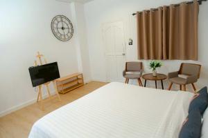 RQ Phuket Patong Beach by Collection O