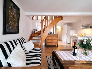 Hafenblick- Direkt am Wasser ein schönes Apartment im Herzen der Altstadt mit Parkplatz