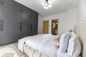 Modern executive three bedroom apartments with swimming pool,fully fitted gym and breathtaking city views which offers luxury and comfort in kilimani