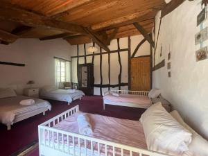 Villas Large house with pool sleeping up to 10 people : photos des chambres