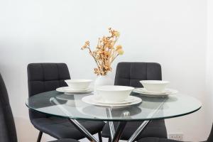 Spacious 1BR Steps from London Bridge & The Shard