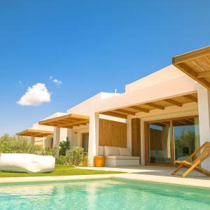 Aristotelia Gi Domes - Luxury Private Pool Retreats