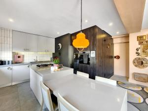 Sea Point 2-Bed Designer Pad with Rooftop Pool