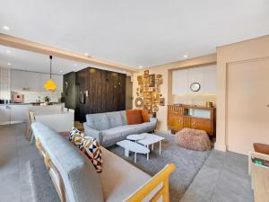 Sea Point 2-Bed Designer Pad with Rooftop Pool